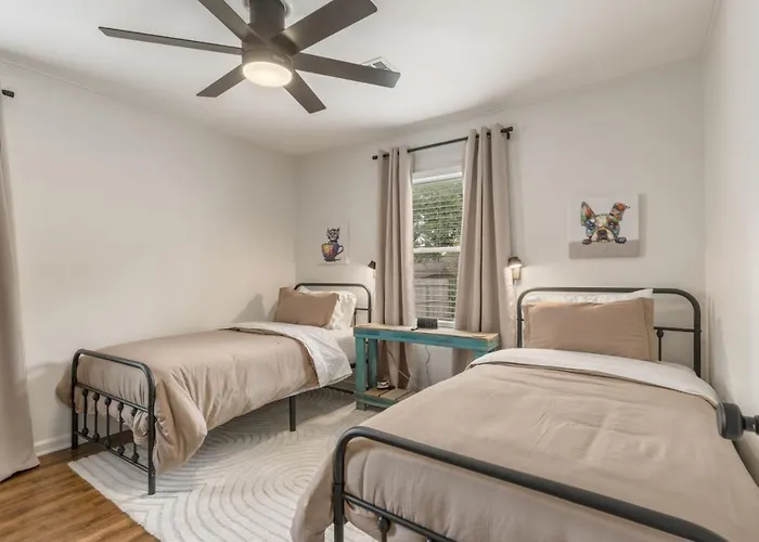 Modernnest-ks Bed| Fire Pit• Near Tu•expo•downtown Holiday home Tulsa