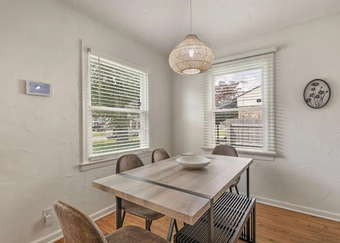 Modernnest-ks Bed| Fire Pit• Near Tu•expo•downtown Holiday home