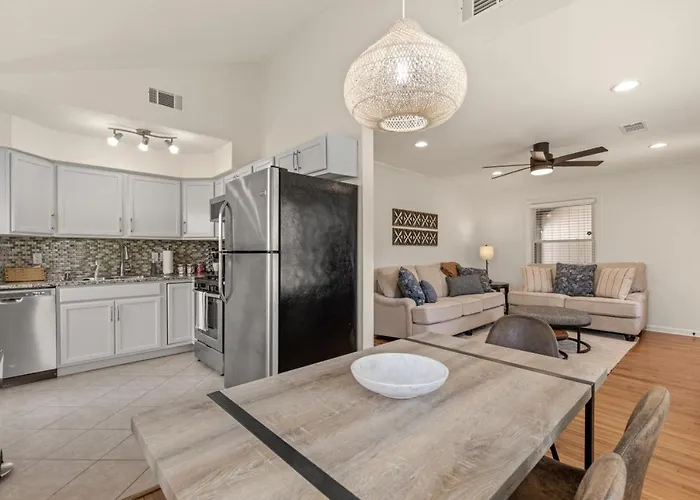 Holiday home Modernnest-ks Bed| Fire Pit• Near Tu•expo•downtown Tulsa